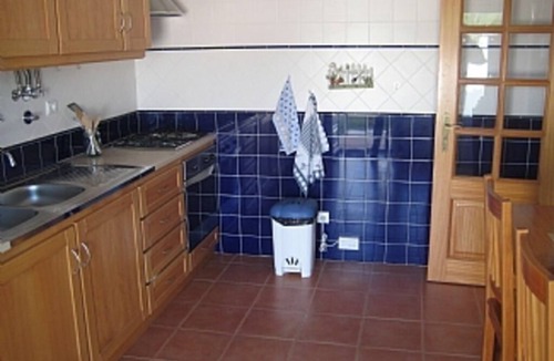 Foz do Arelho Villa | Spacious Villa In Quiet Location With Pool, Superb Views and close to village.