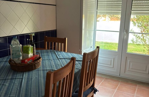 Foz do Arelho Villa | Spacious Villa In Quiet Location With Pool, Superb Views and close to village.