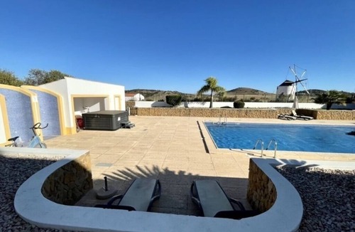 Budens Villa | Spacious Villa on edge of Portuguese Village close to stunning beaches/amenities