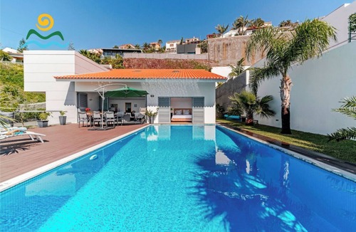 Canico Villa | Spacious Villa With Games Room, Sauna | Sol e Mar