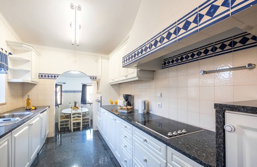 Patio Villa | Spacious villa with heatable pool in Albufeira