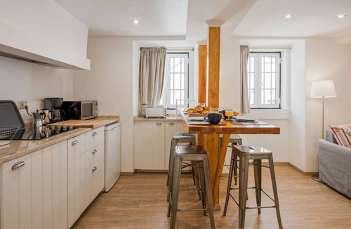 Sao Paulo Apartment | Sta. Catarina RC · Cozy apartment in Lisbon's center!