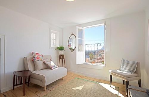 Santo Estevao House | Stay local in Alfama! Deolinda central Home, amazing view