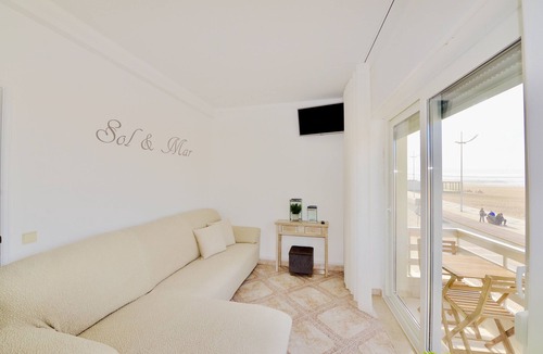 Nazare Apartment | Stone's Throw - Front line apartment in Nazaré