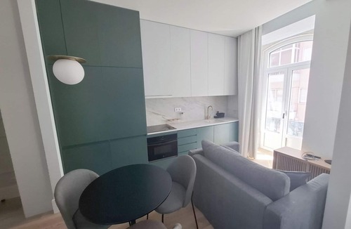 Santo Condestavel Apartment | Studio 202 Lisbon Balcony Elevator A/C