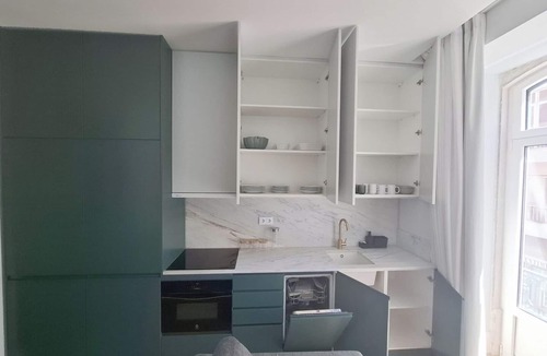 Santo Condestavel Apartment | Studio 202 Lisbon Balcony Elevator A/C