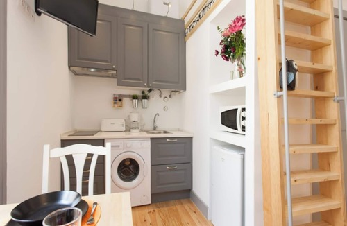 Mouraria Apartment | Studio apartment located central Lisbon