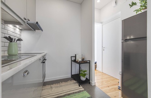 Santa Engracia Apartment | Studio apartment with patio