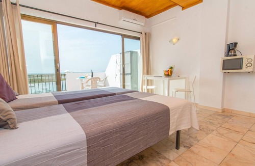 Cabanas Apartment | Studio Apartment with Sea View