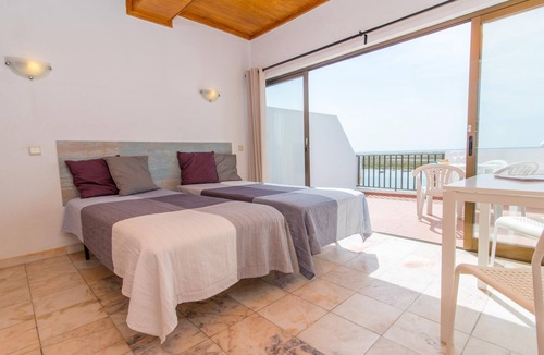 Cabanas Apartment | Studio Apartment with Sea View