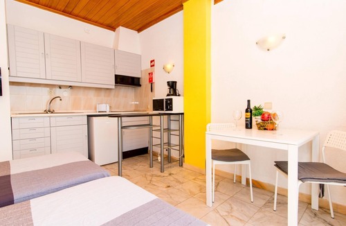 Cabanas Apartment | Studio Apartment with Sea View