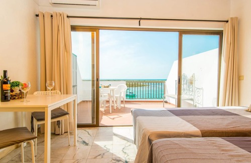 Cabanas Apartment | Studio Apartment with Sea View