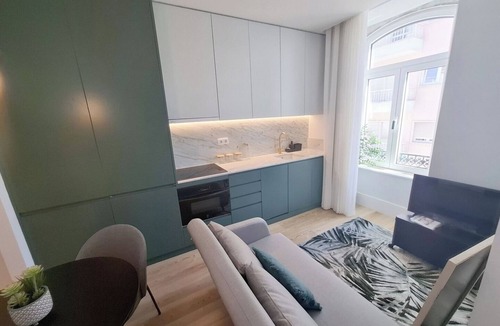Santo Condestavel Apartment | Studio Lisbon Balcony Elevator AC Parking