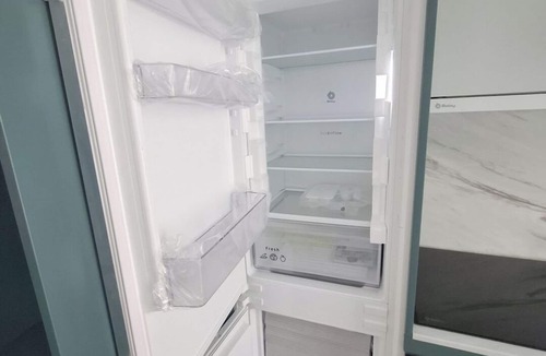 Santo Condestavel Apartment | Studio Lisbon Balcony Elevator AC Parking