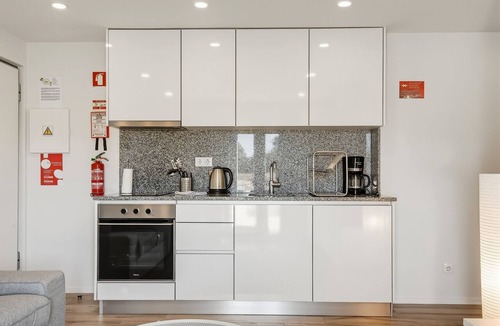 Telheiro Apartment | Studio-Standard-Private Bathroom-Balcony