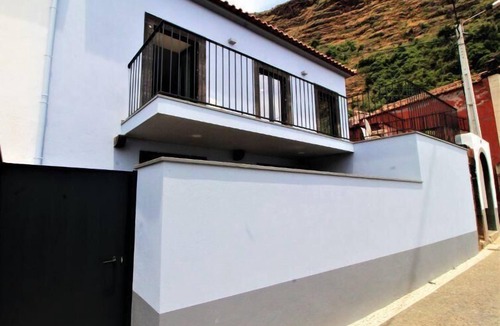 Jardim do Mar Apartment | Studio with balcony