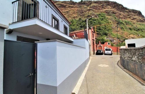 Jardim do Mar Apartment | Studio with balcony