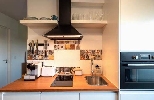 Covas Apartment | Studio with Mountain View, Wi-Fi and Air Conditioning