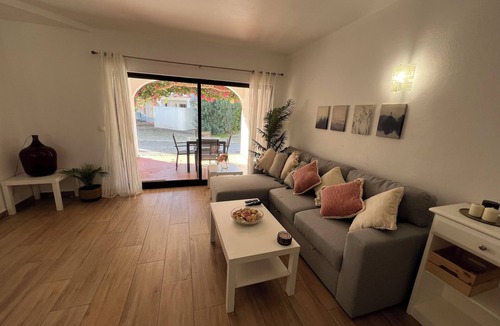 Albufeira Apartment | Stunning 2 bed apt in Sao Rafael, A/C - 5 mins from beach