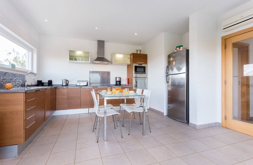 Budens Villa | Stunning 3 bedroom 'glass' villa with panoramic views & infinity pool