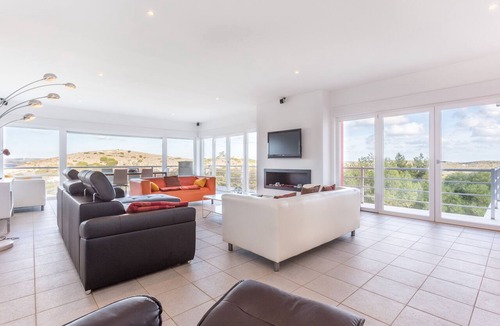 Budens Villa | Stunning 3 bedroom 'glass' villa with panoramic views & infinity pool