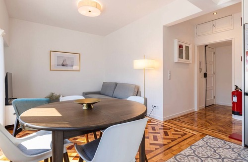 Cascais Apartment | Stunning 3BDR Flat w/Balcony & AC by LovelyStay
