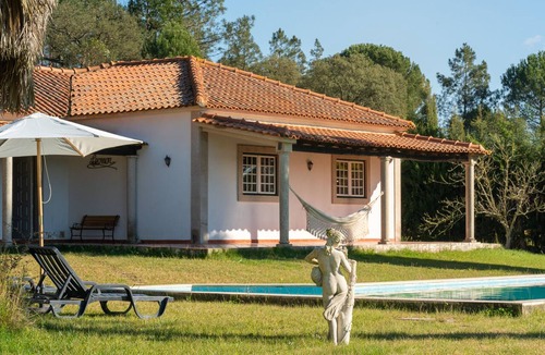 Santarem Cottage | Stunning country house near Lisbon with a pool
