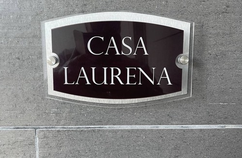 Castelo Villa | Stunning Luxury Villa in High Class Quiet Residential Area - Walkable to Beaches