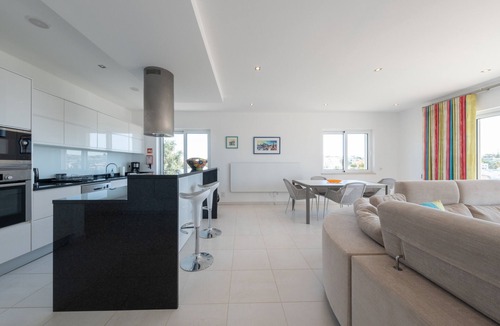 Porto de Mos Apartment | Stunning modern apartment [69]