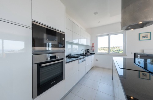 Porto de Mos Apartment | Stunning modern apartment [69]