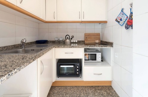 Santa Marinha Apartment | Stunning Porto Views by metro sation by LovelyStay