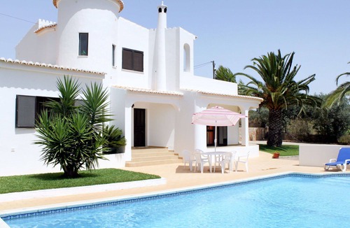 Poco Partido House | Stunning private villa for 6 people with WIFI, private pool, TV and terrace