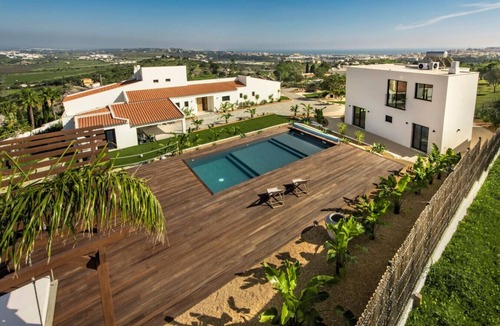 Falfeira Villa | Stunning Villa Ocean & Lagos Views Heated Pool