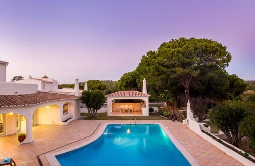 Almancil House | Stunning villa, private Pool UK tv Wifi