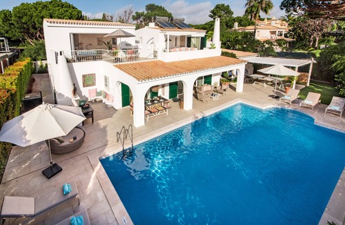 Almancil Villa | Stunning Villa With Private Heated Swimming Pool, 10 Minute Walk To The Beach
