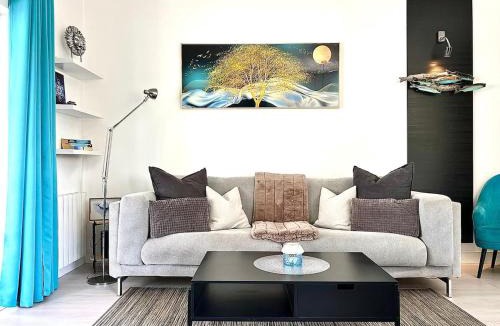 Telheiro Apartment | Stylish 1BR Marina Park - Pool & Loggia, centrally located