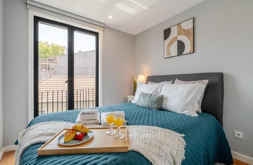 Lordelo do Ouro e Massarelos Apartment | Stylish & Bright Apartment by HostWise