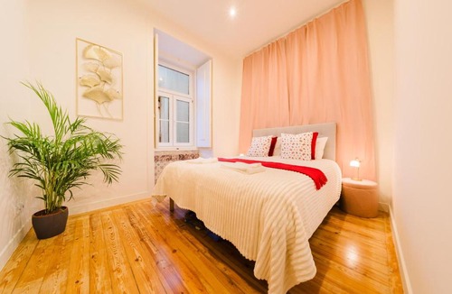 Chiado Apartment | Stylish Central Lisbon 5BR Apartment