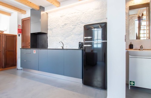 Paranhos Apartment | Stylish Duplex Home by LovelyStay