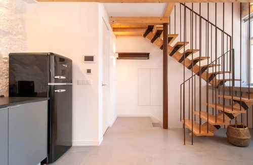 Paranhos Apartment | Stylish Duplex Home by LovelyStay