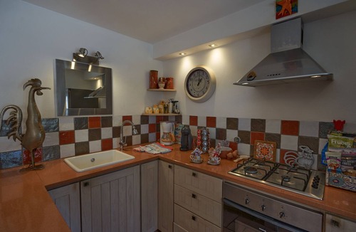 Obidos House | Stylish farmhouse with fabulous sun room in 4 acre valley only 7km from Obidos