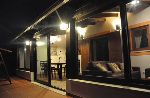 Obidos House | Stylish farmhouse with fabulous sun room in 4 acre valley only 7km from Obidos