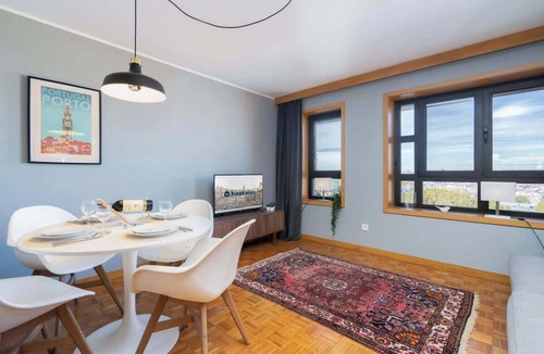 Vila Nova de Gaia Apartment | Stylish Flat by HostWise