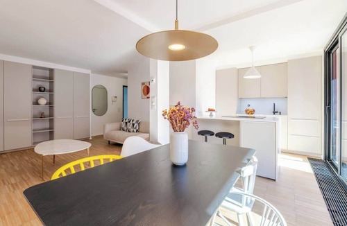 Lordelo do Ouro e Massarelos Apartment | Stylish Flat with Shared Pool & Garage by HostWise