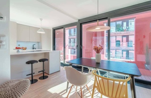 Lordelo do Ouro e Massarelos Apartment | Stylish Flat with Shared Pool & Garage by HostWise