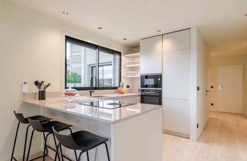 Aldoar Foz do Douro e Nevogilde Apartment | Stylish Flat with Terrace & Garage by HostWise
