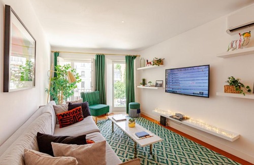 Mouraria Apartment | Stylish Retreat with Rare Rooftop Pool 2BR,2BA