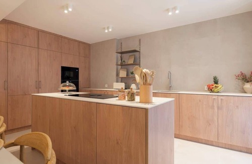 Leixões Apartment | Stylish & Spacious Flat near the Beach by HostWise