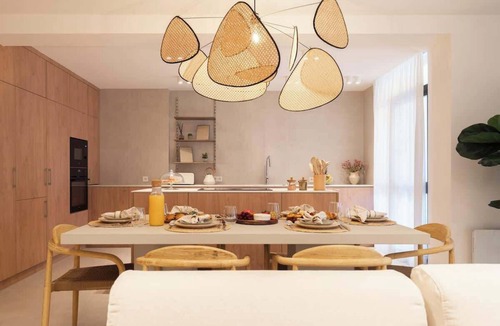 Leixões Apartment | Stylish & Spacious Flat near the Beach by HostWise