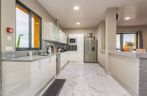 Gaula Villa | Suite 7 - Private veranda with ocean view